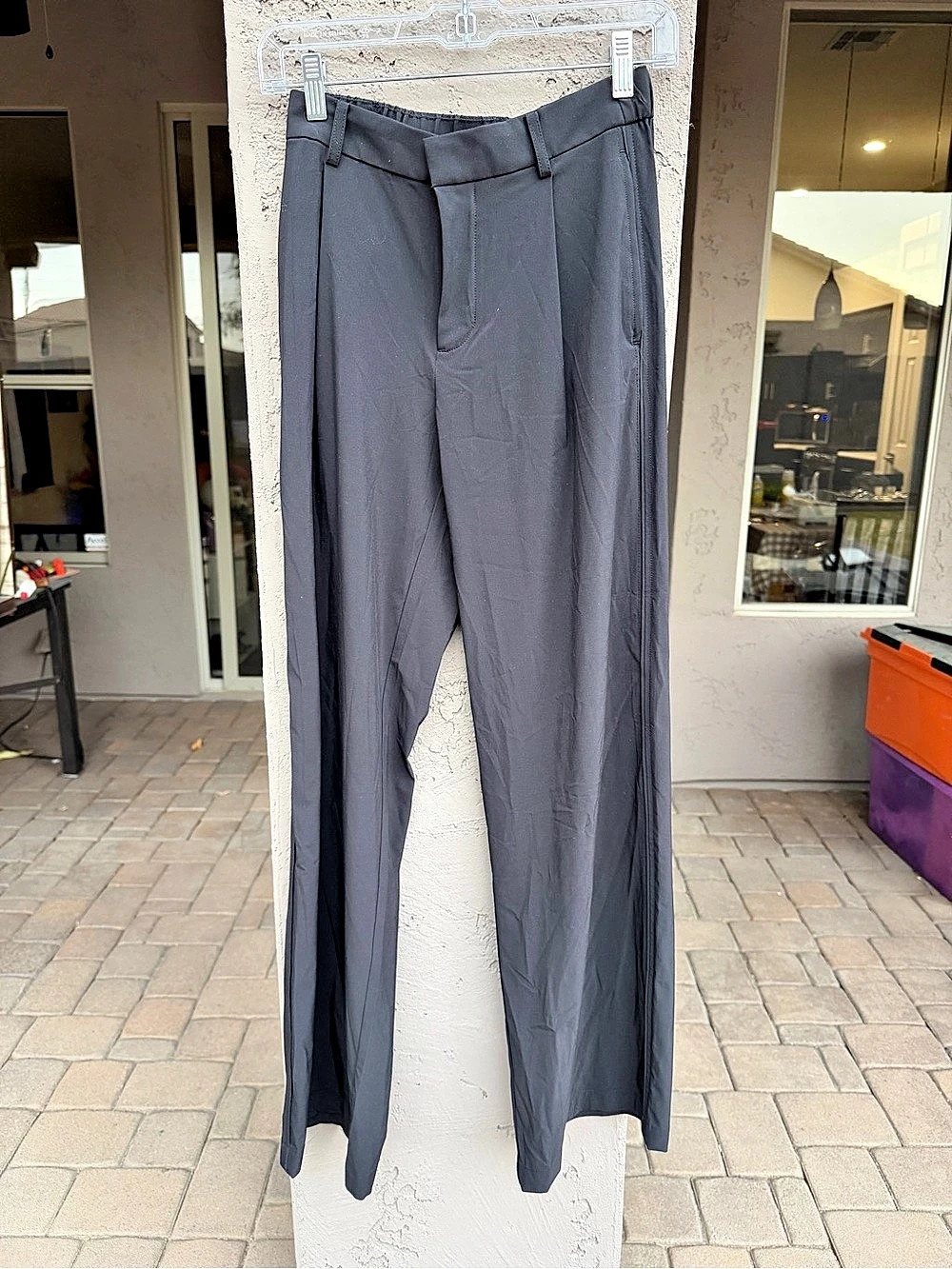 Vuori wide-leg pants in gray. Size XS